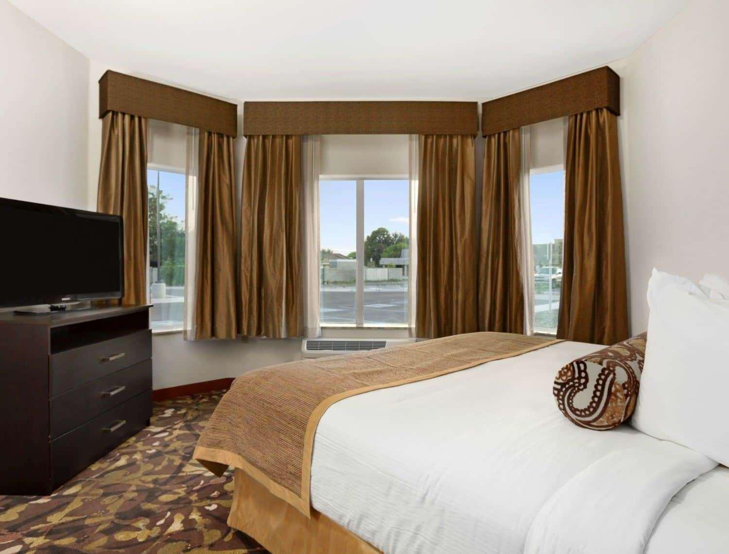 Baymont By Wyndham Hobbs Hotel Екстериор снимка