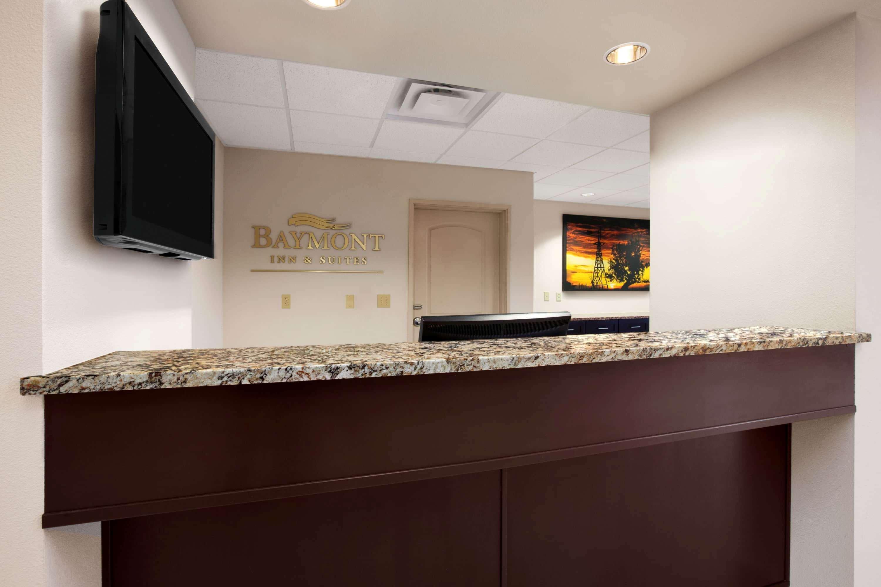Baymont By Wyndham Hobbs Hotel Екстериор снимка
